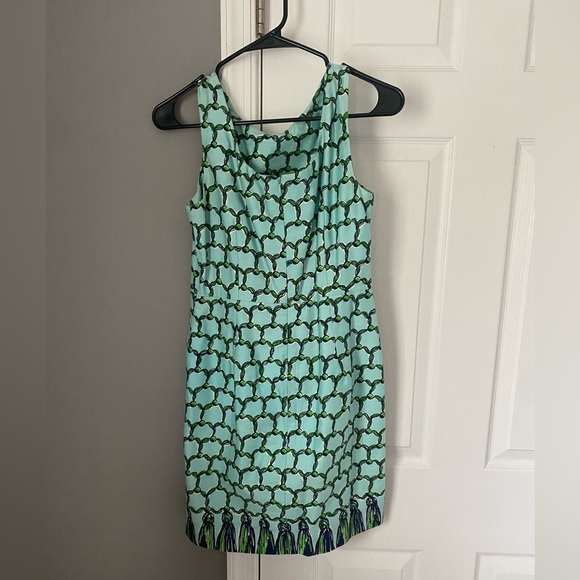 Lilly Pulitzer shift dress | size 2 - Picture 2 of 2